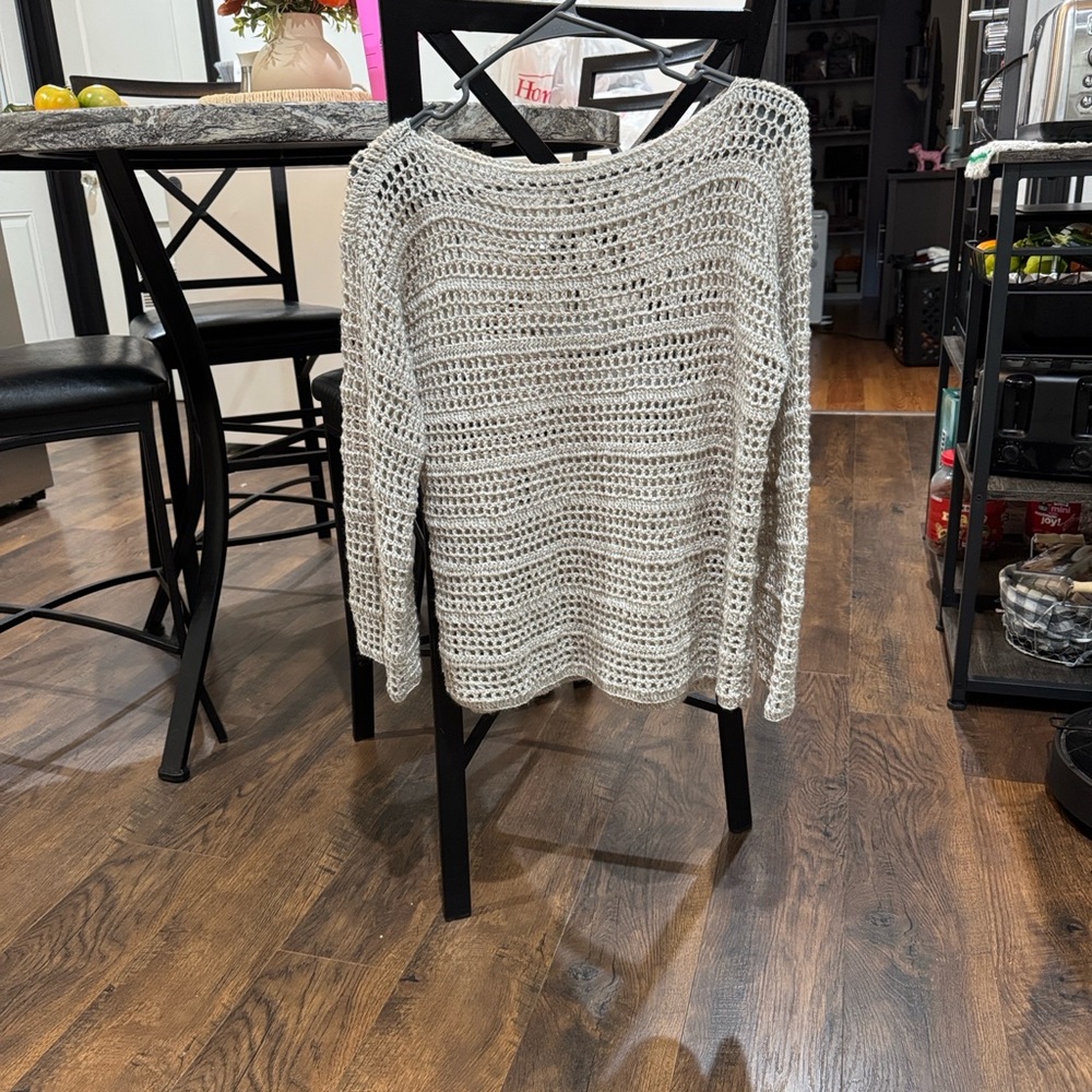 Elegant multi color gray knit bennie